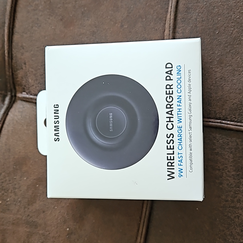 Samsung Wireless Charger Pad 9W Fast Charge With Fan Cooling